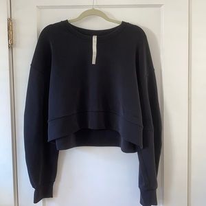 Lululemon women on the move relaxed cropped crew neck